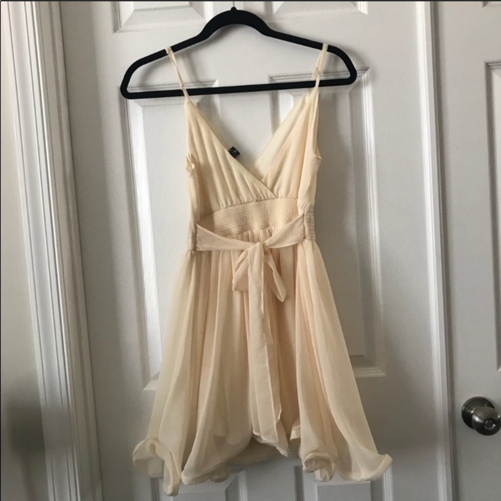 🌟Windsor Chiffon Dress🌟 - Picture 3 of 3